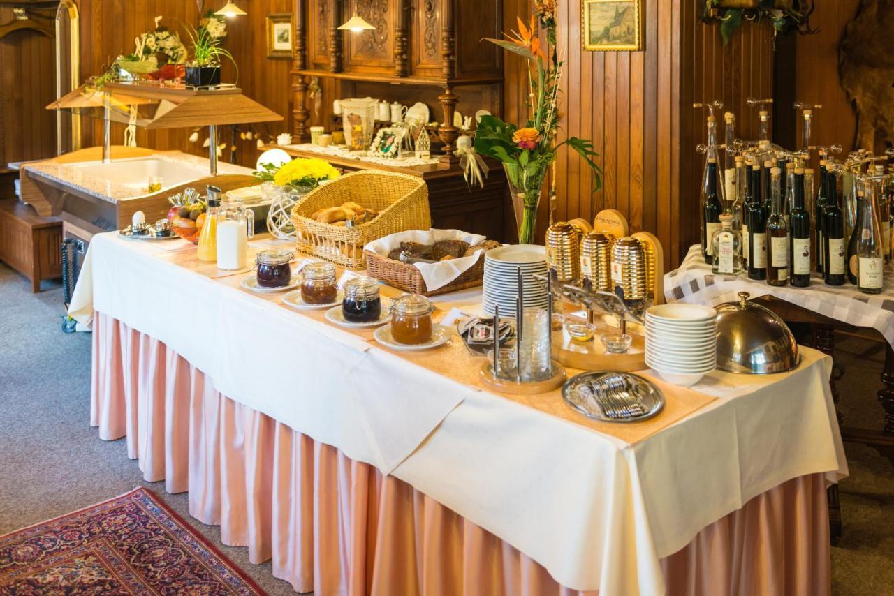 Moselromantik-Hotel Zum Loewen エディガー・エラー エクステリア 写真