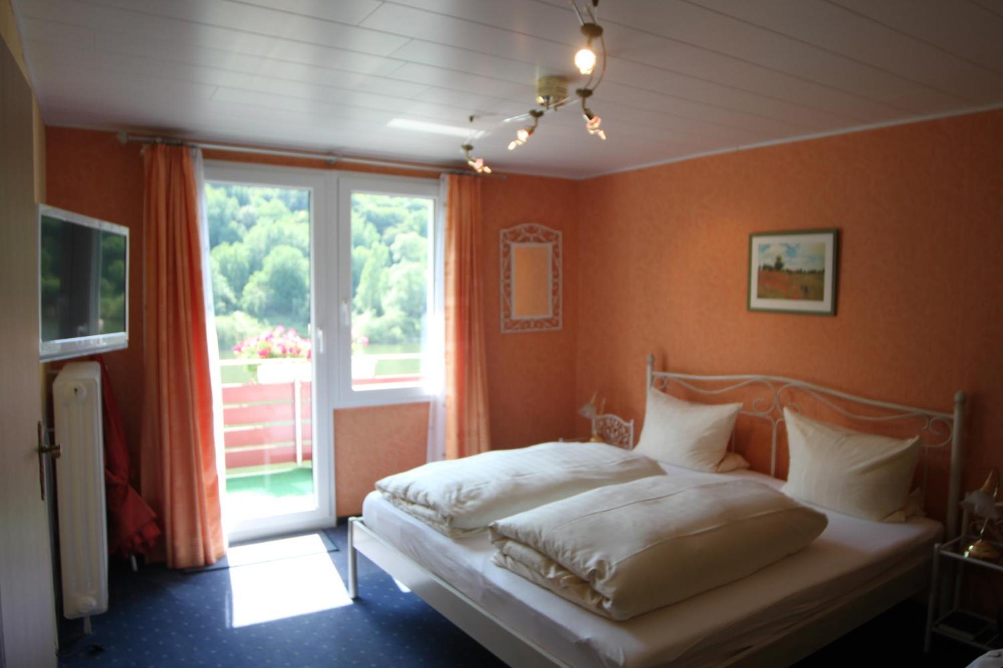 Moselromantik-Hotel Zum Loewen エディガー・エラー 部屋 写真