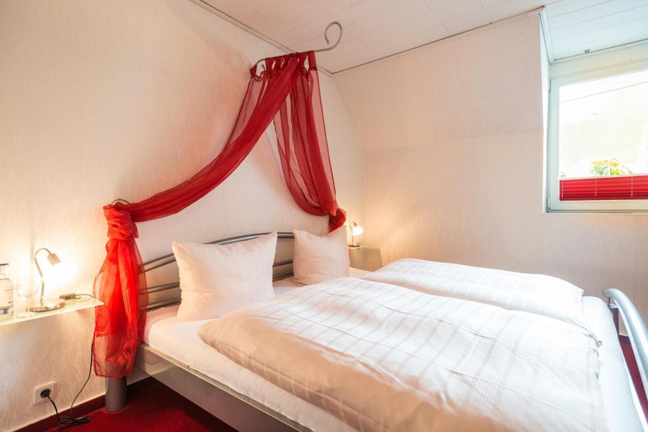 Moselromantik-Hotel Zum Loewen エディガー・エラー 部屋 写真