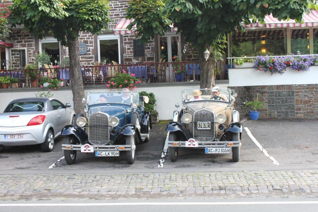 Moselromantik-Hotel Zum Loewen エディガー・エラー エクステリア 写真