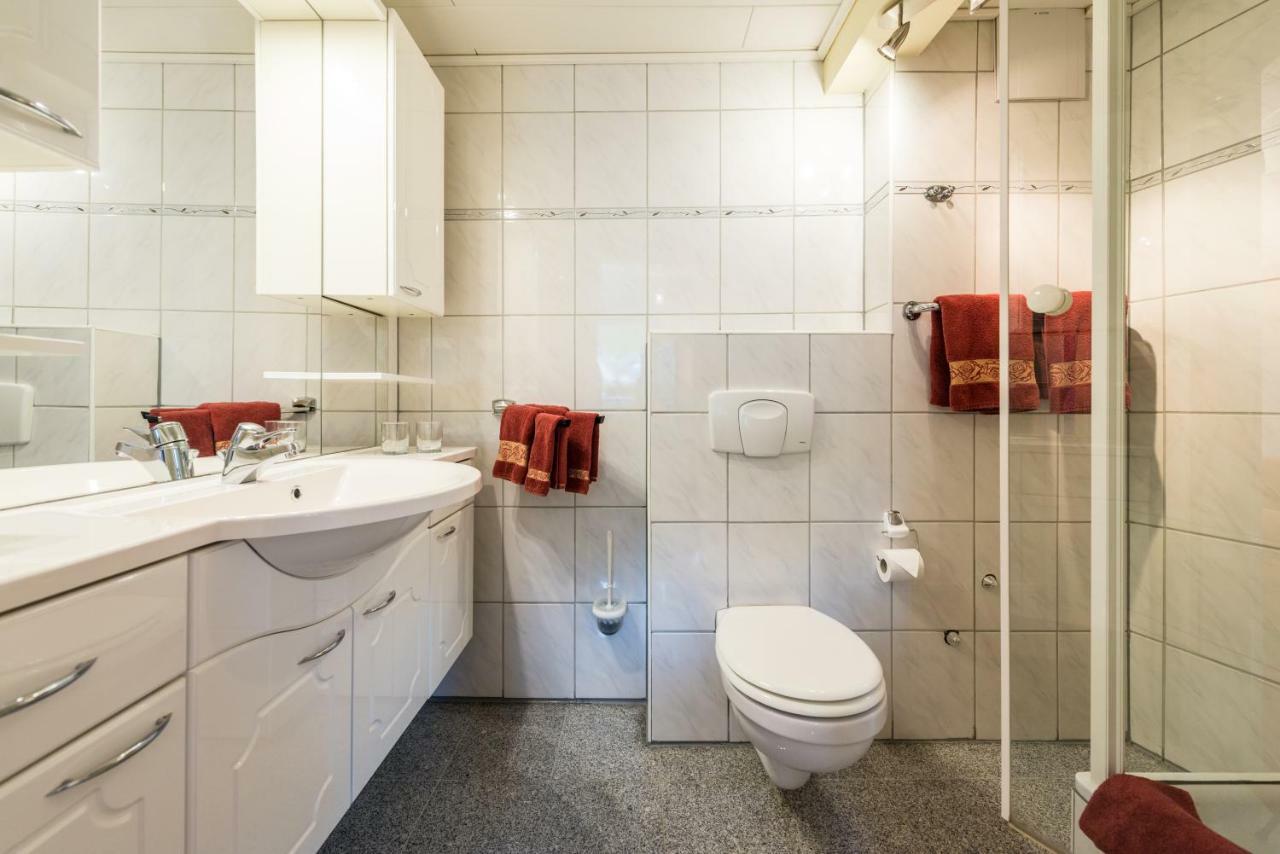 Moselromantik-Hotel Zum Loewen エディガー・エラー エクステリア 写真